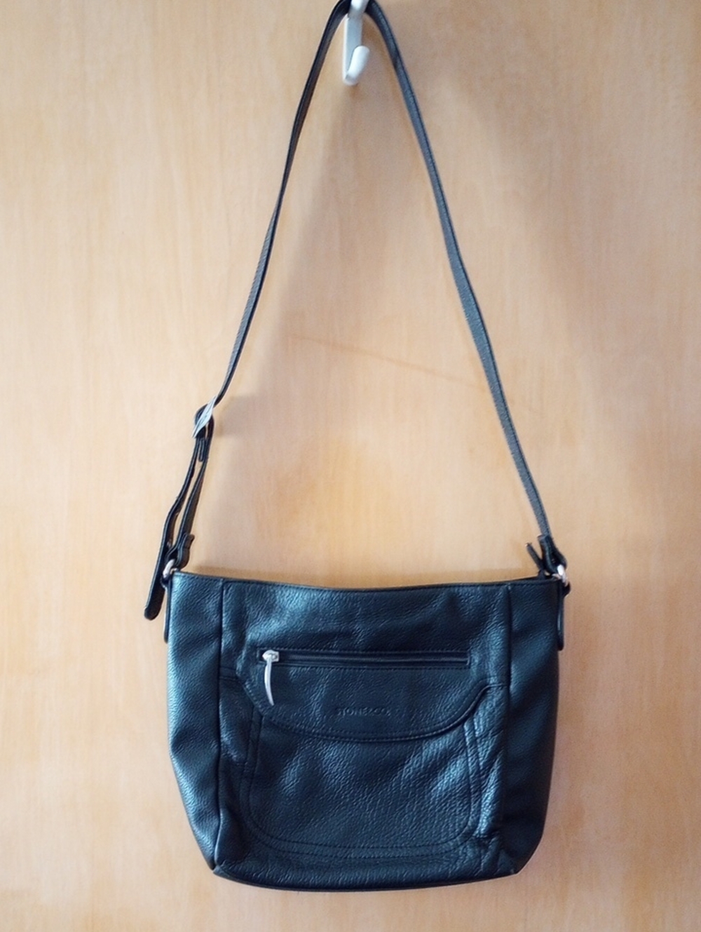 Stone & Co. Black Leather Shoulder Bag Loaded With Pockets